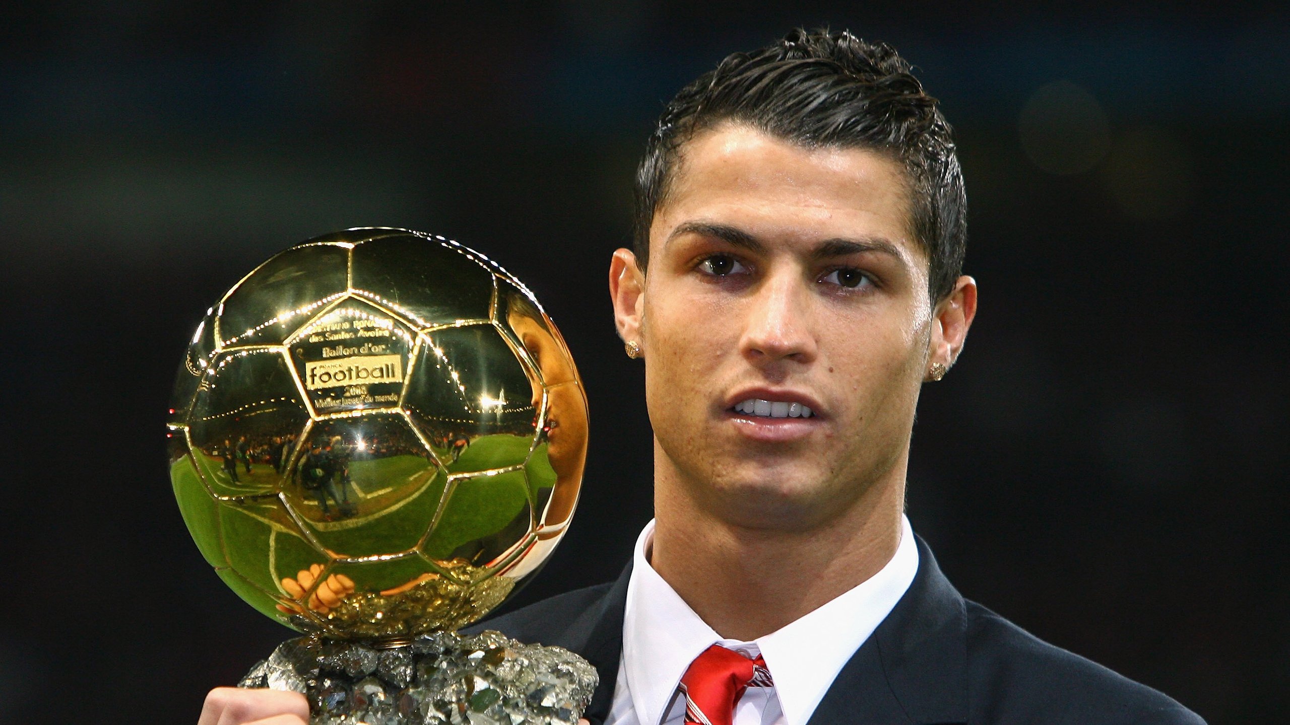 大巴黎主场告负，需全力争取下回合，大巴黎首场比赛